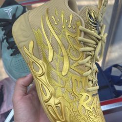 golden child lamelo balls 