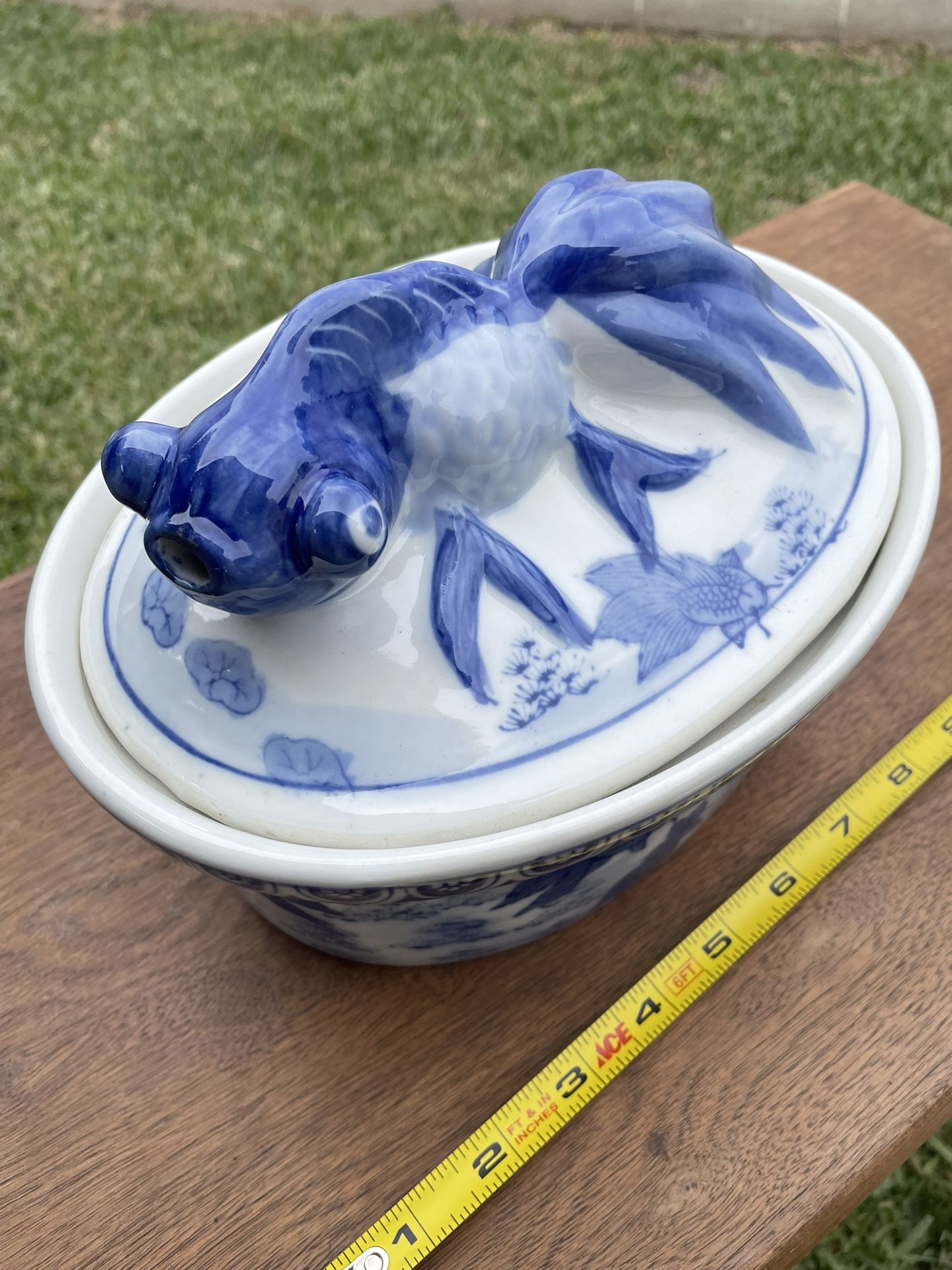 Vintage Blue & White Koi Fish Covered Oval Vented Lid Casserole Dish