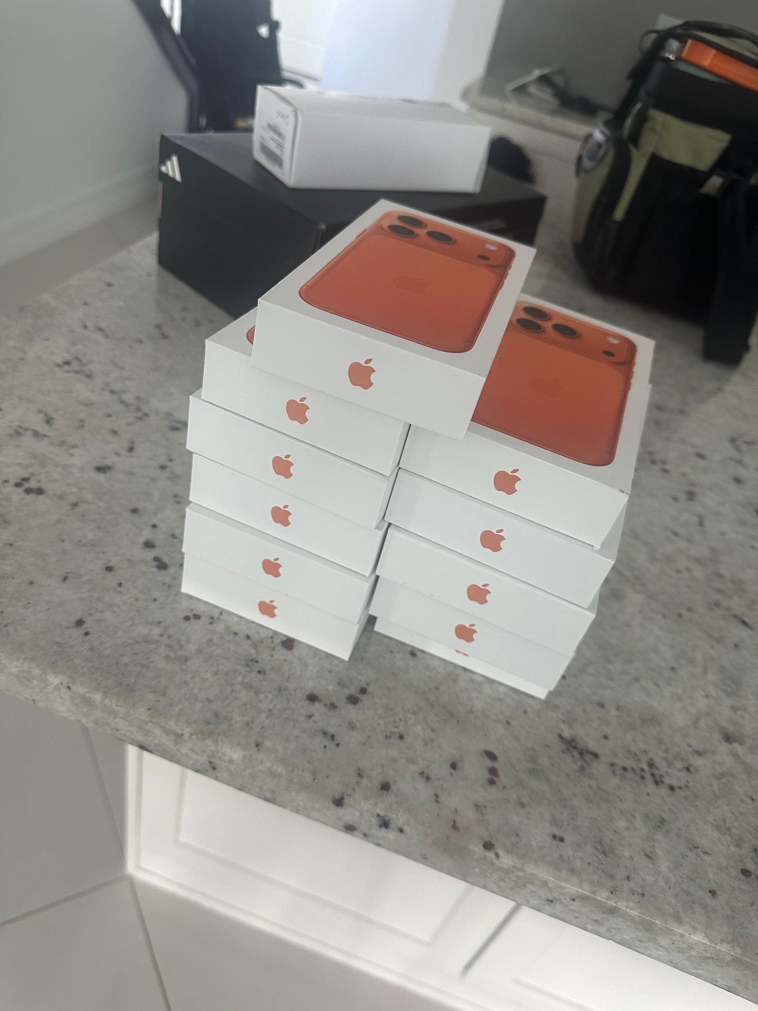 BRAND NEW IPHONE 17 PRO MAX 256 GB ORANGE