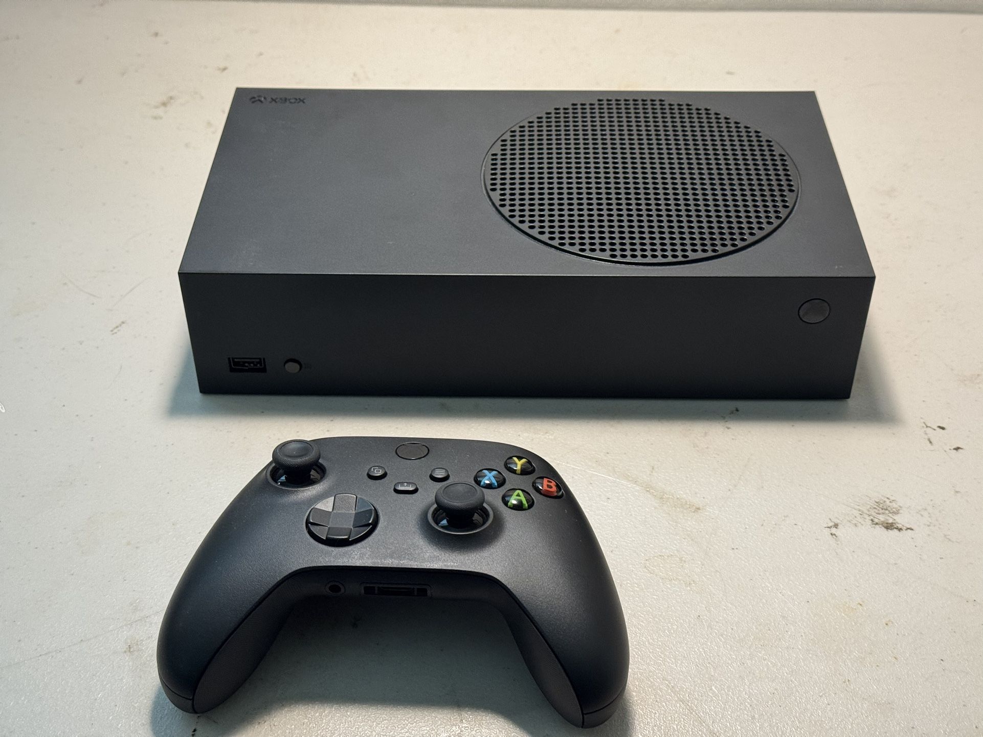 Xbox series S 1TB Black with Extras