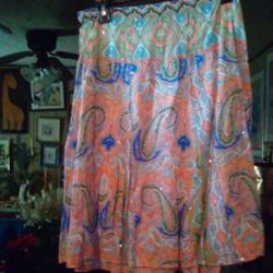 LIFE STYLE CO. JUNIOR'S SKIRT, SIZE LARGE.