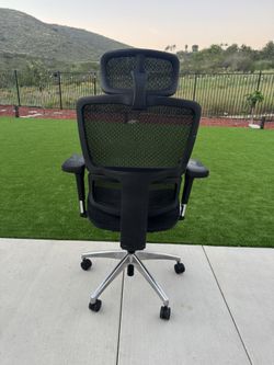 All mesh high back fully adjustable office chair with headrest