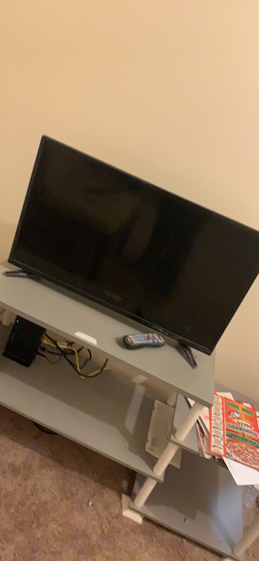 Insignia roku tv with tv stand