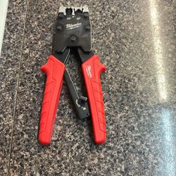 Milwaukee Ratcheting Modular Crumper 