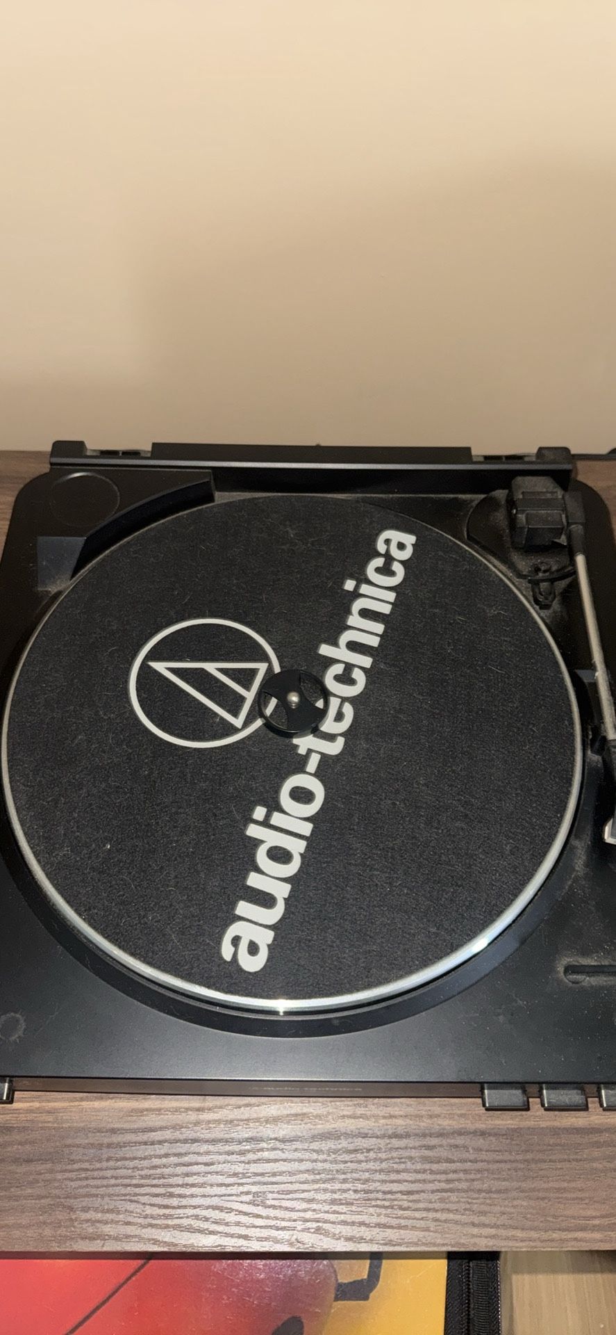 Turntable With speakers
