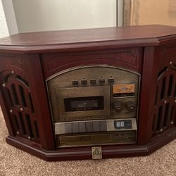 Thomas Pacconi Classics Stereo TPC-MSE-805 AM FM Cassette CD Turntable Player