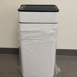 10.6 Gallon Metal Trash Can (white)
