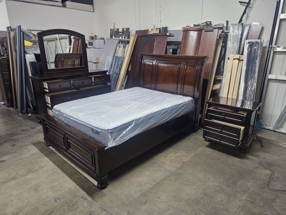 Queen Bedroom Set