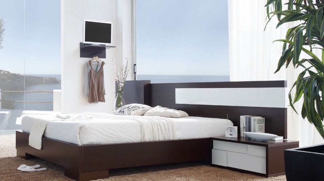 King bed W/ dresser, Mirror, Night stands