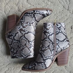 BN Classic Block Heel Bootie | Size 8.5 | Pointed Toe | 