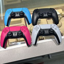 PS5 controllers 