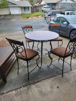 Kitchen Table With 4 Chairs