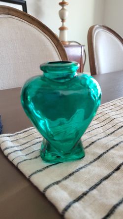 Green heart vase