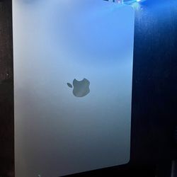 MacBook Air 2025- M4 Chip, 24 Gb Ram, 1tb Storage