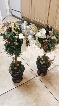 2 Christmas trees decor