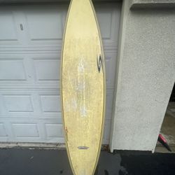 Surfboard 7.5”