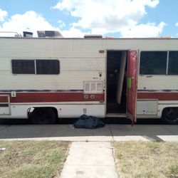 1977 Pace Arrow Motor Home  Fully Contained 