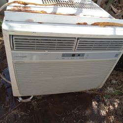 AC UNIT DIFFERENT SIZES JUST A FEW LEFT WITH WARRANTY CHECK THEM OUT WINDOW UNITS AC UNITS