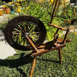 Spinning Wheel Antique Primitive Wood