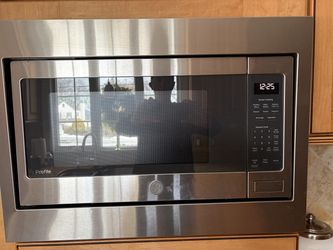 GE PROFILE™ 2.2 CU. FT. COUNTERTOP SENSOR MICROWAVE OVEN