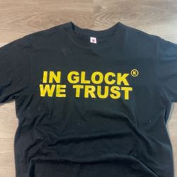 In Glock We Trust - XL T-shirt Black & Yellow 