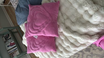  Urban Outfitter Valentines Day Heart Pillows NWT 