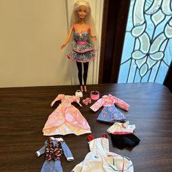 1976 Rare Unique Barbie, Extra Long Blonde Hair And Black Legs With Five Outfits