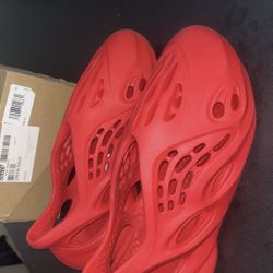 Yeezy Foam Runner “Vermilion”