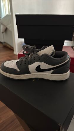Nike boy shoes