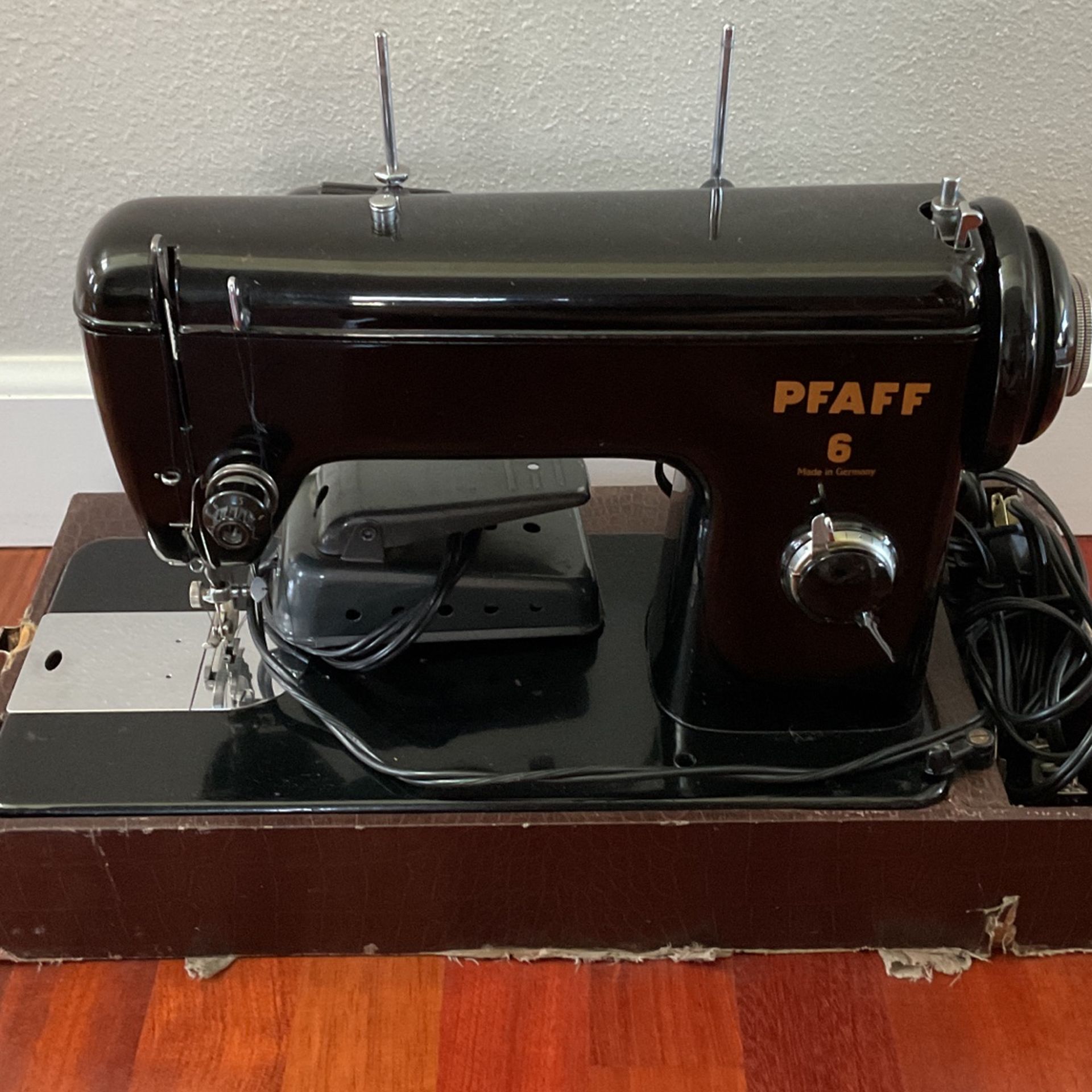 Pfaff 6 Sewing Machine