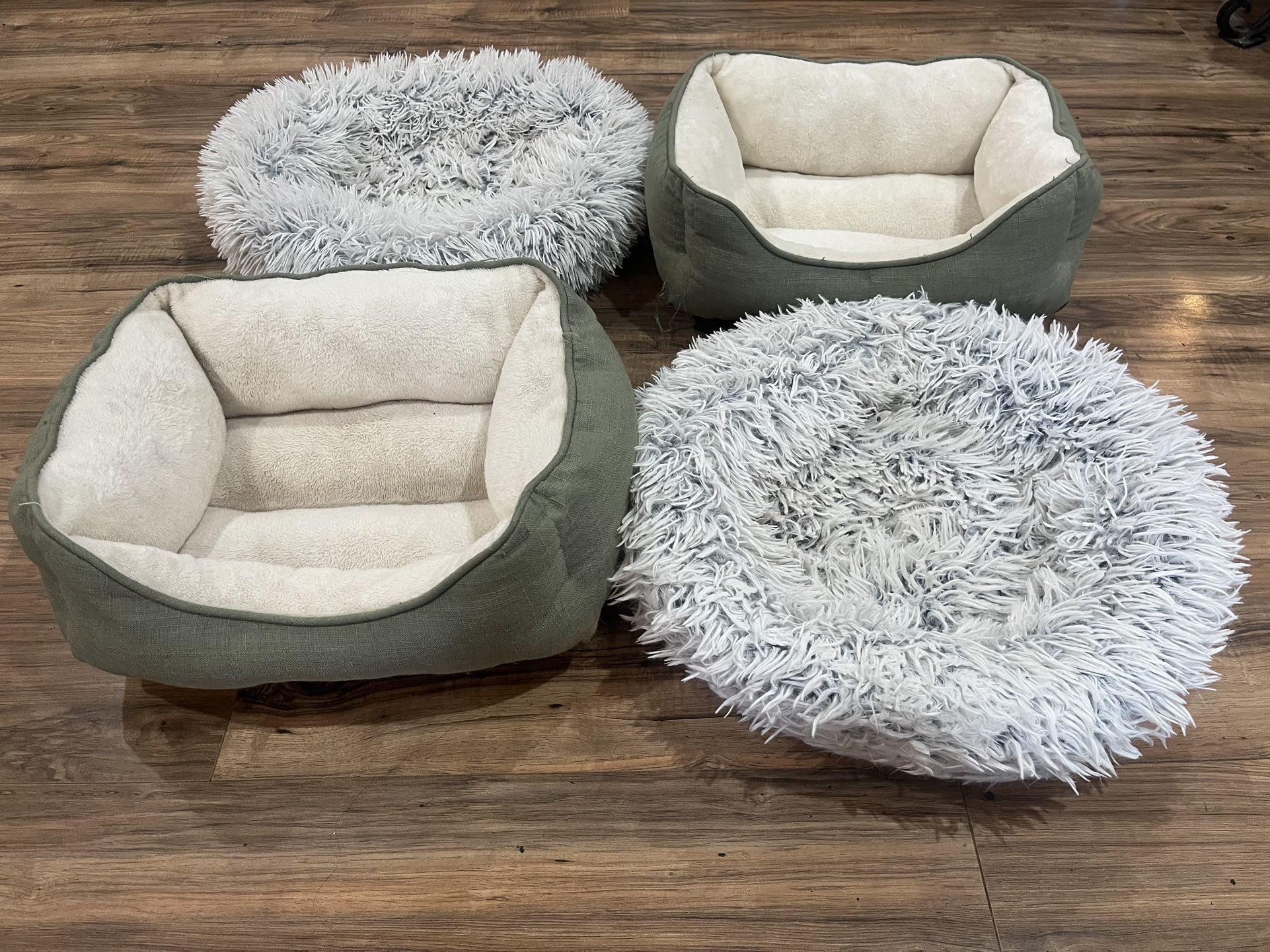 4 Small Dog Beds