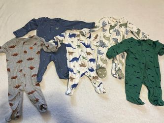 5 baby Dino pjs (4) size 3 months (1) size 6 months