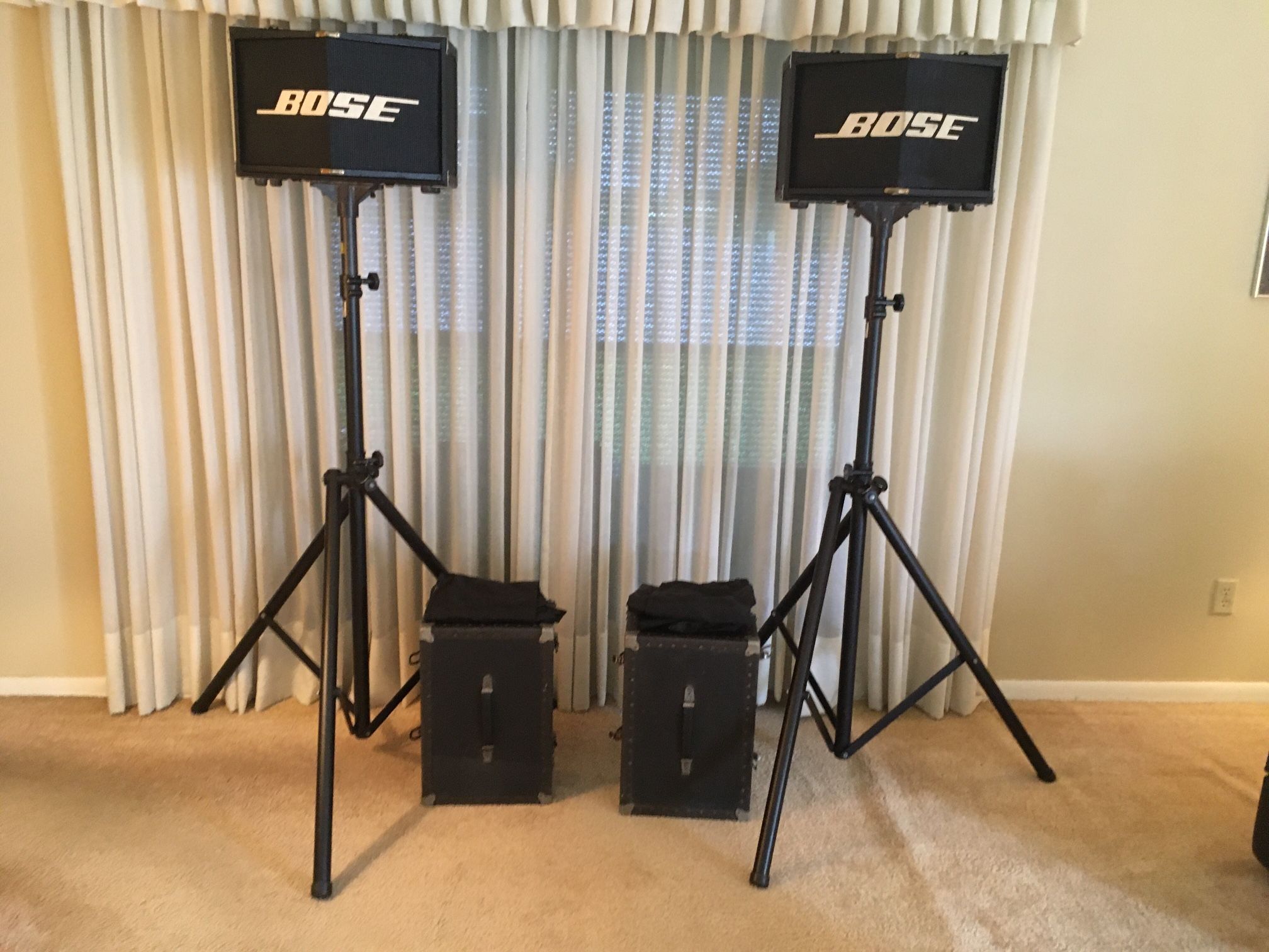 Bose Speakers With Stands 