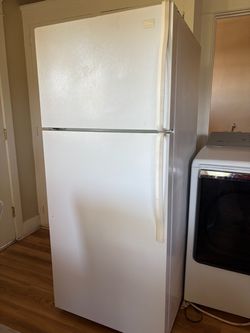 Whirlpool White Refrigerator $200