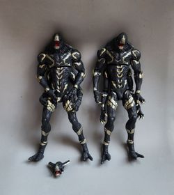$15 Firm - Marvel Legends Outriders 2 Figure Set