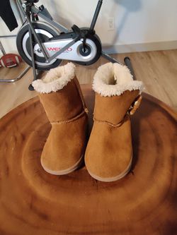 Size 6 toddler snow boots