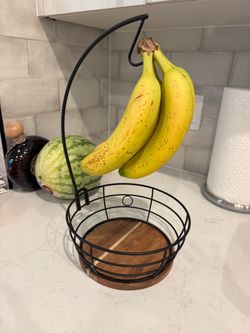 Wire Fruit Basket with Banana Hanger