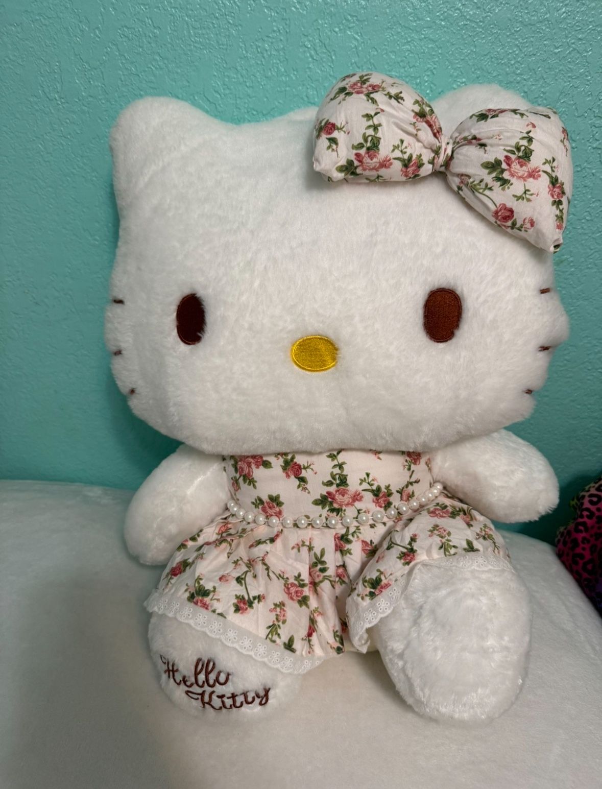 Giant Hello Kitty