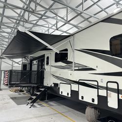 2020 Jayco seismic 4113 