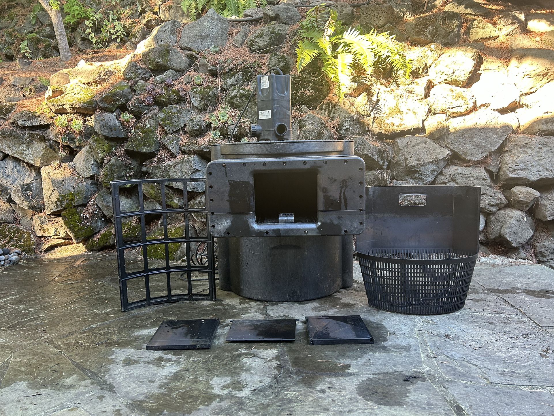 Savio Waterfall Skimmer with Surepro Submersible Pump