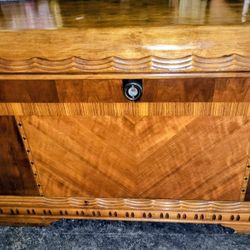 Gorgeous Antique Trunk  With Shelf!
