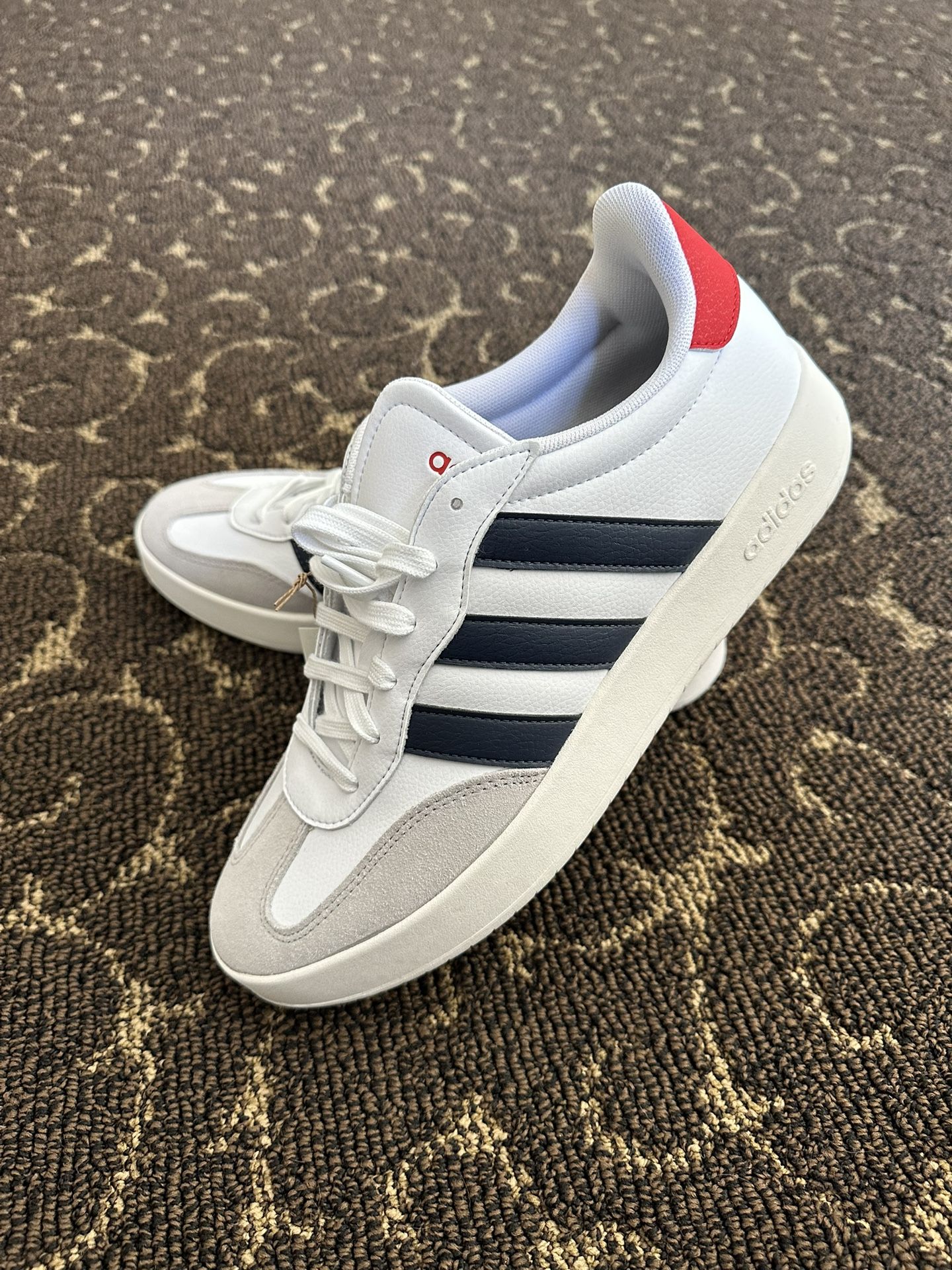 New Men’s Adidas BARREDA shoes Size 10