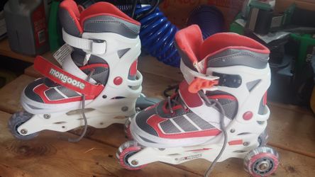 Mongoose kids size 2 rollerblades