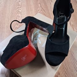 CHRISTIAN LOUBOUTIN Heels 
