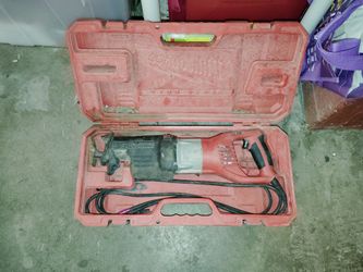 Milwaukee 15amp corded sawzall with hard case