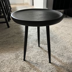 End Table / Side Table 