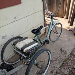 3 Wheel Shwinn.  Needs A Little Work .