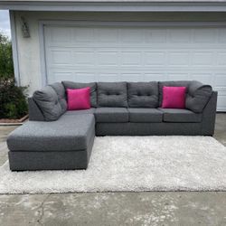 Modern Living Spaces Sectional Sofa with Left Chaise