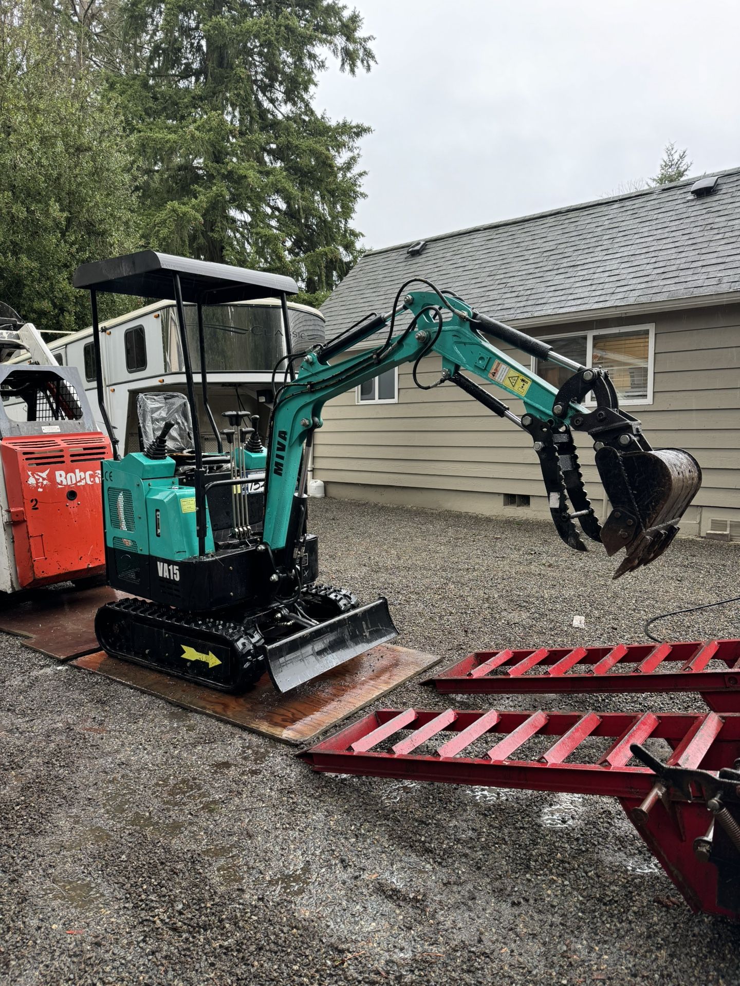Excavation/Driveways/demolition Grading/trenching/ Auger For Hire