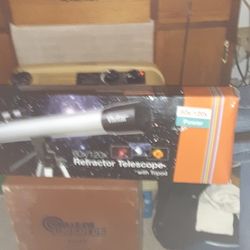 Vivitar 60 × 20 Refractor Telescope With Tripod 